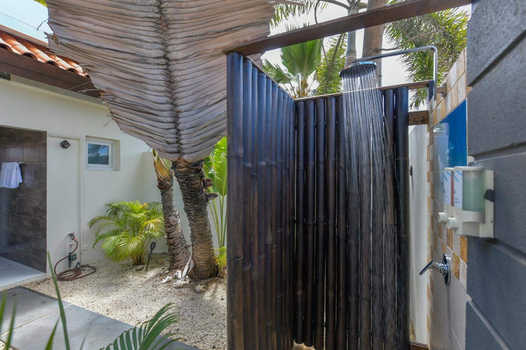 Boutique Hotel Swiss Paradise Aruba Villas And Suites Palm Beach Exterior photo